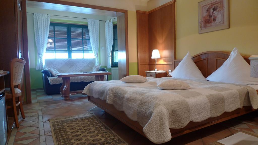 Gosciniec Stara Kuznia Hotel Debska Kuznia Szoba fotó