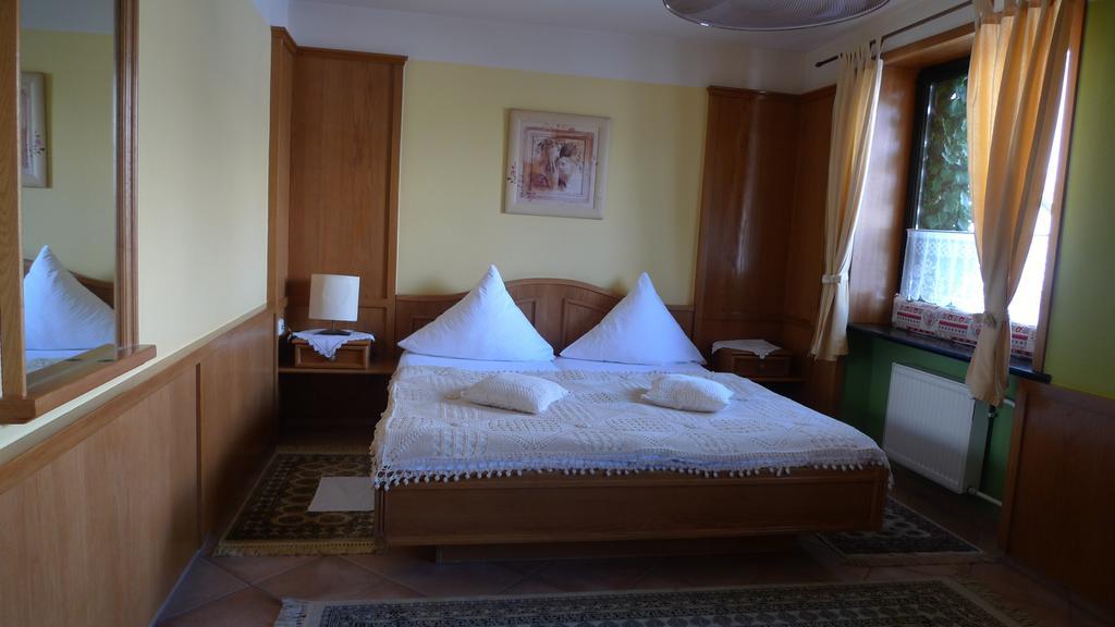 Gosciniec Stara Kuznia Hotel Debska Kuznia Szoba fotó