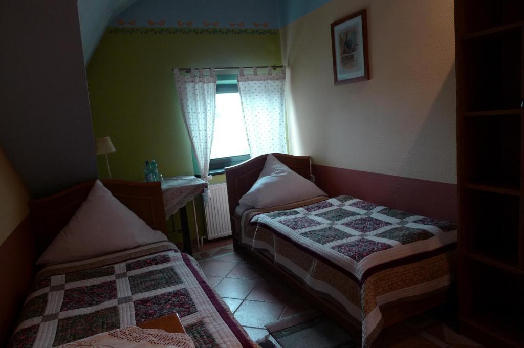 Gosciniec Stara Kuznia Hotel Debska Kuznia Szoba fotó
